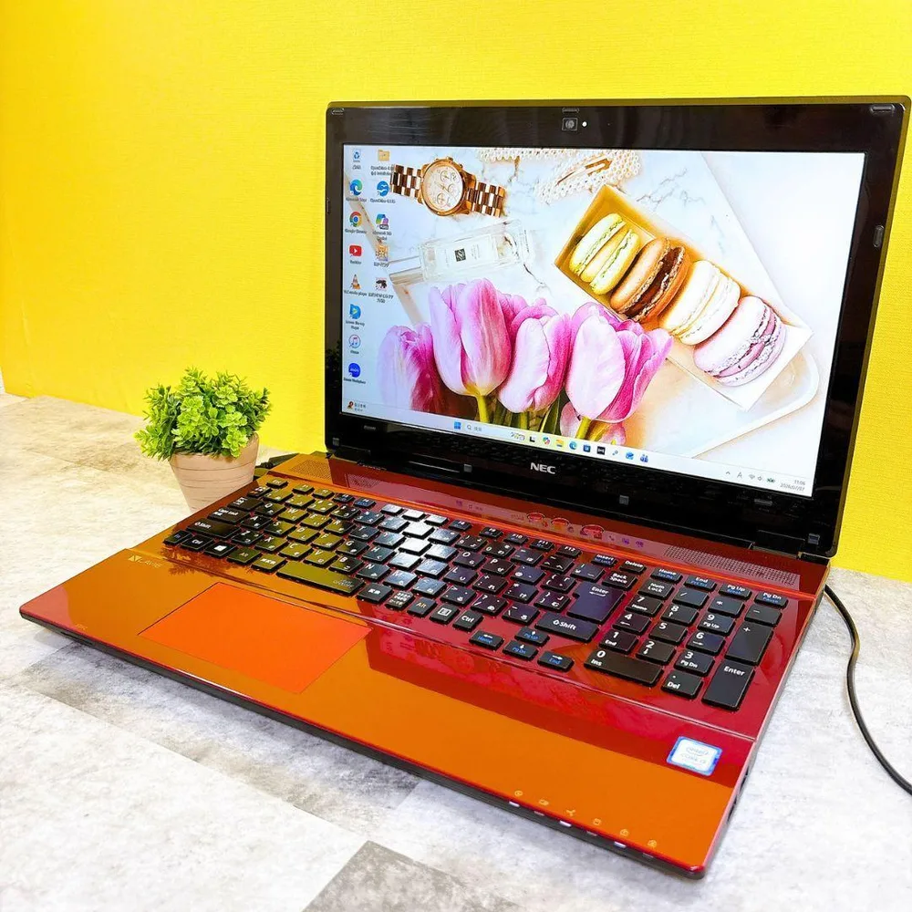 SSD搭載で快適✨メモリ8GB ブルーレイ フルHD カメラWindows11
