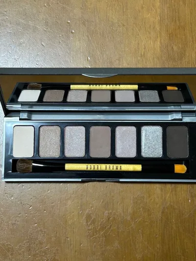BOBBI BROWN Stonewashed nude palette