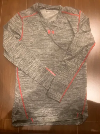 UNDER ARMOUR アンダーシャツ グレー