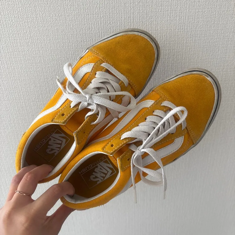 VANS Old Skool รองเท้าผ้าใบสีเหลือง