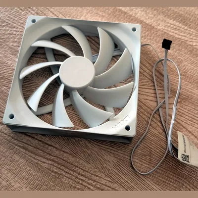NZXT F120Q 120mm ケースファン ホワイト 静音 CL-2306