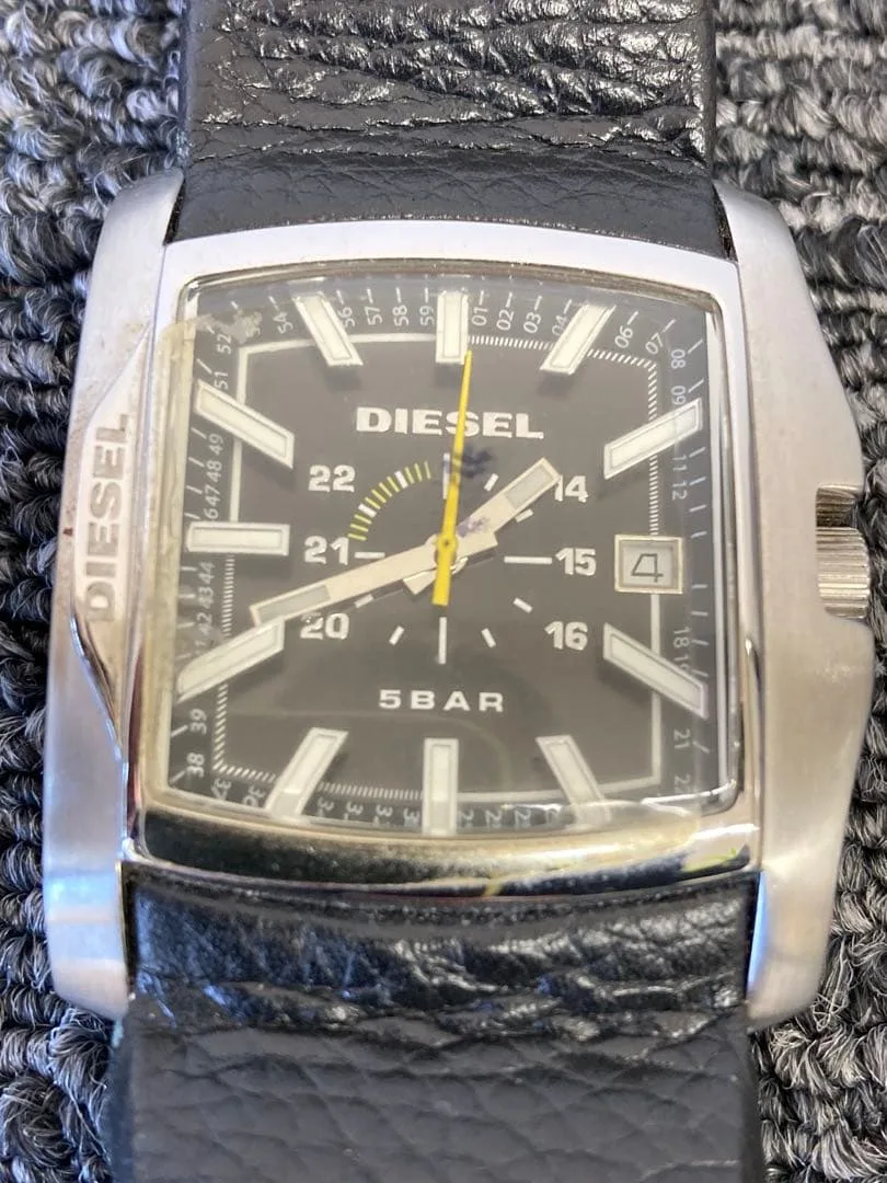 DIESEL クォーツ腕時計 5BAR防水 黒
