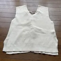 【GU】バックレースアップ ニットベスト ホワイト☆