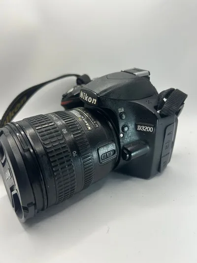 Nikon D3200 18-70mm レンズセット シャッター35041回