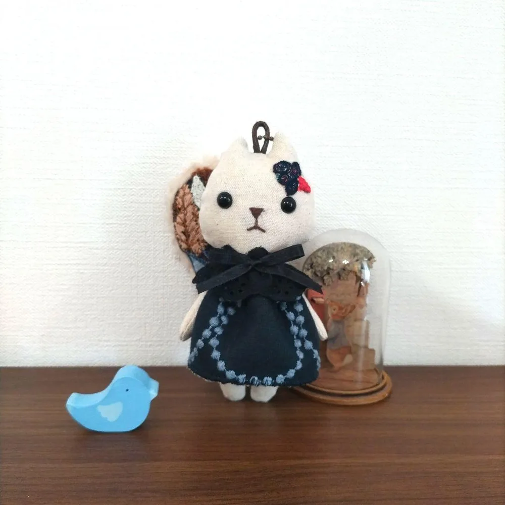 北欧 りすさんチャーム (黒系) ミナペルホネン
