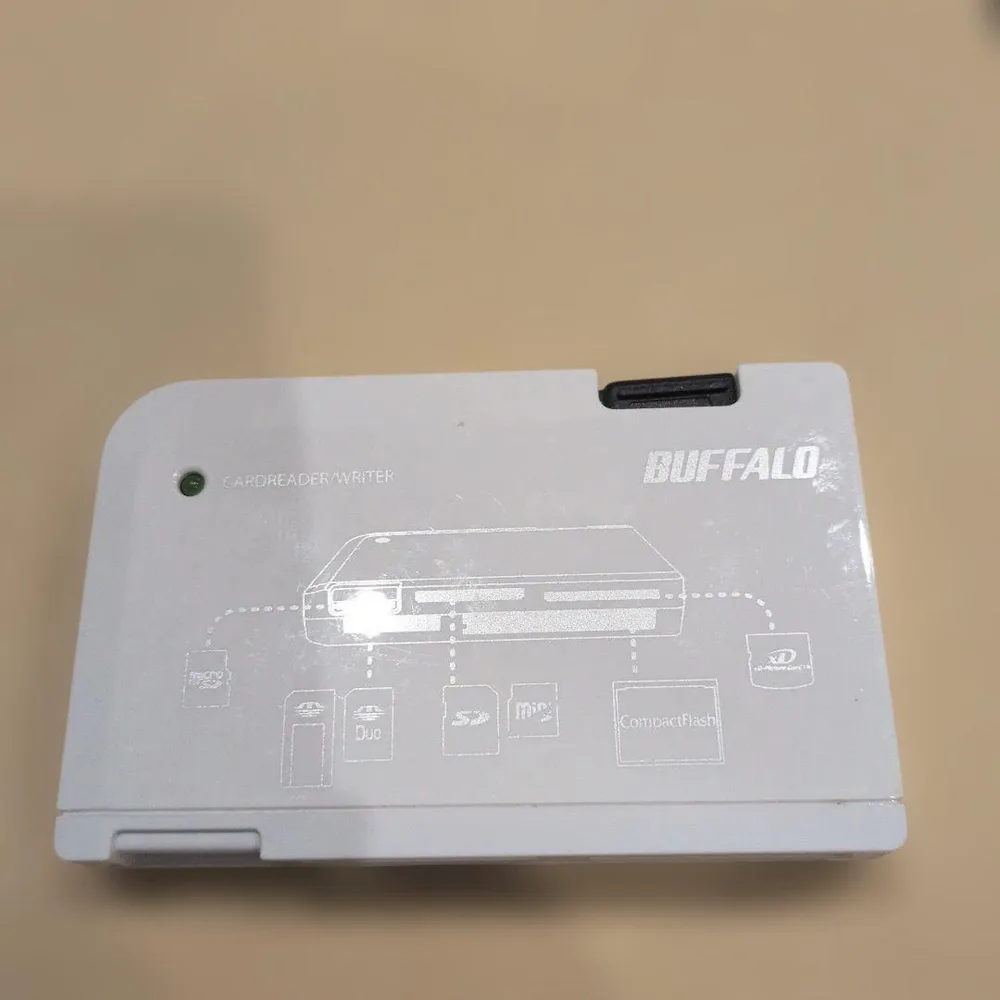 BUFFALO BSCRA35U2 カードリーダー・ライター ホワイト