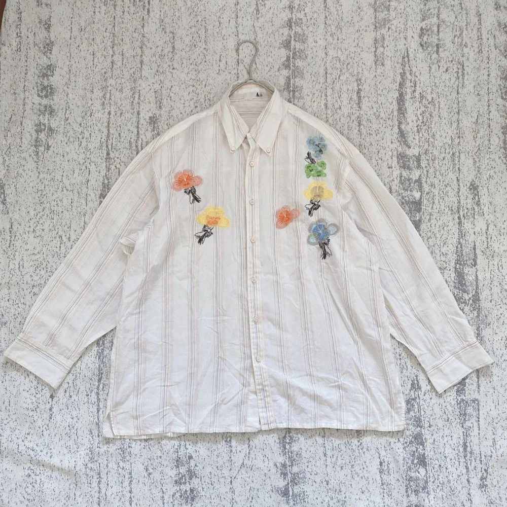 アントロープ リネンブレンド長袖シャツ ストライプ 花柄刺繍 E11900
