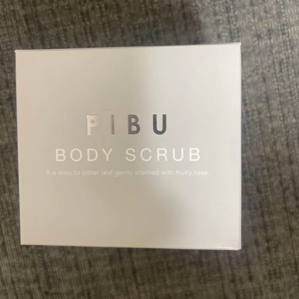 【新品未開封】PIBU ボディスクラブ 360g フルーティーローズの香り