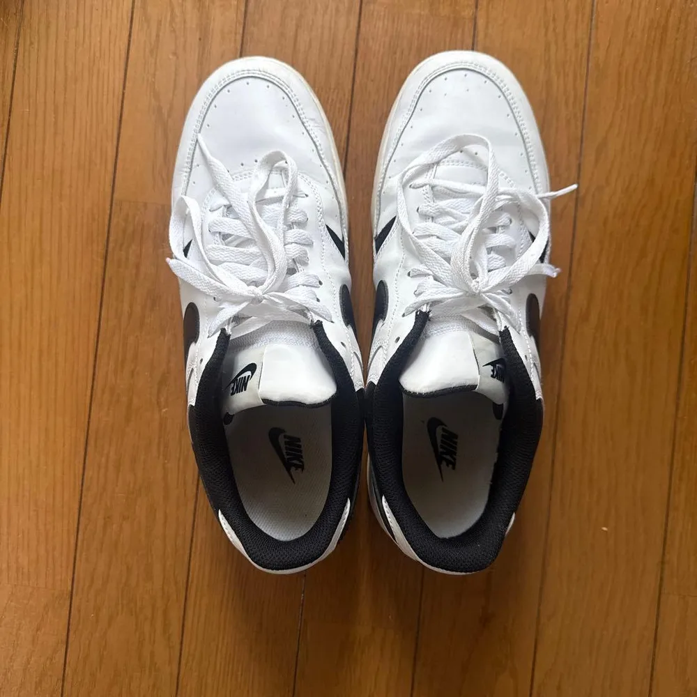 NIKE スニーカー ホワイト ブラック