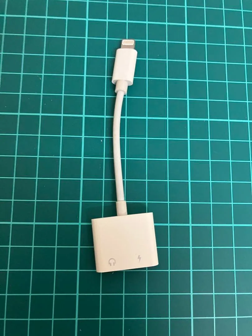 iPhone イヤホン 充電 2in1 変換アダプタ 二股 ライトニング