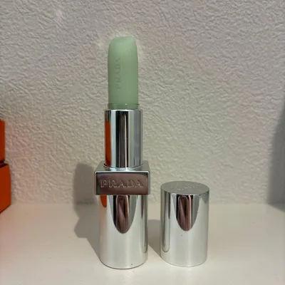PRADA リップバーム U000