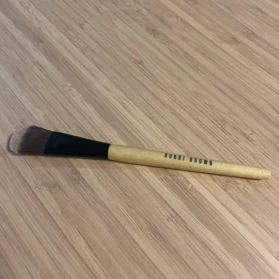 BOBBI BROWN シアーパウダーブラシ