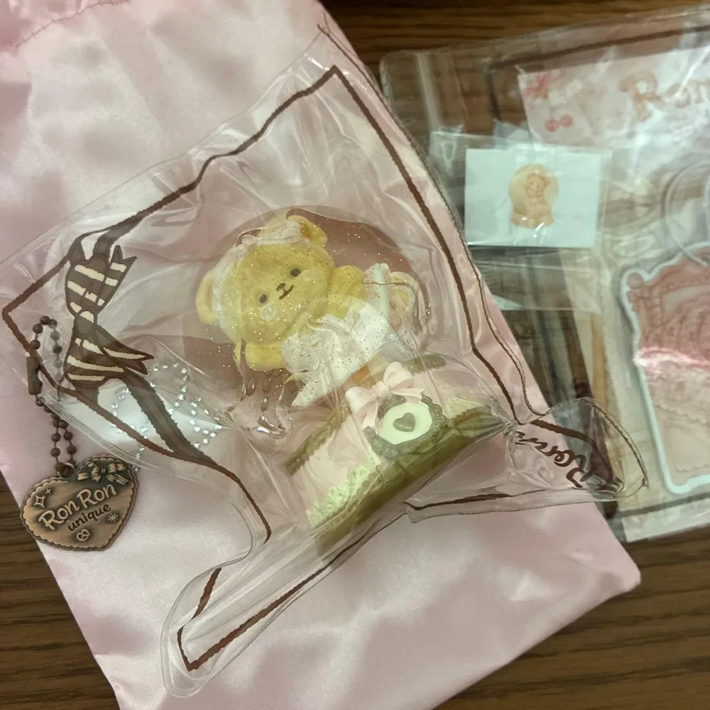 新品未使用 ronron スクイーズ girl's room スノードーム