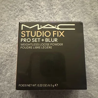 MAC スタジオ フィックス プロ セット ブラー ルースパウダー LIGHT