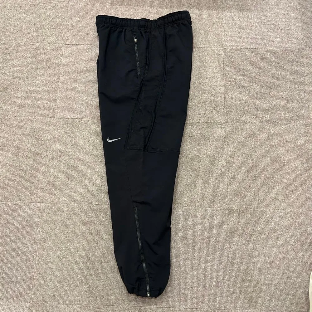 【SB509】 NIKE カーゴパンツ サイズS ブラック 黒 スウッシュロゴ