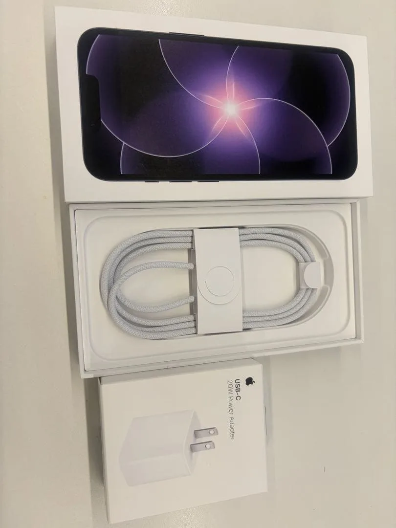 Apple純正20W充電器(未開封)Type-Cケーブル+iPhone17e空箱