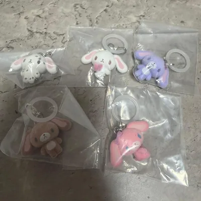 サンリオ シュガバニ ふわふわ めじるしアクセサリー 5種セット