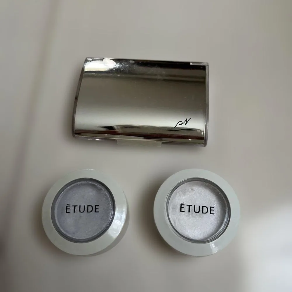 ETUDE と資生堂アイシャドウ