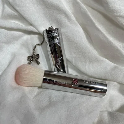 JILL STUART チーク ブラシ 携帯 コンパクト チャーム リボン