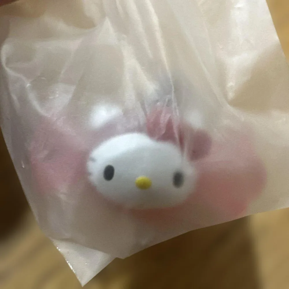新品未使用 つながるキャンディチャーム ハローキティ