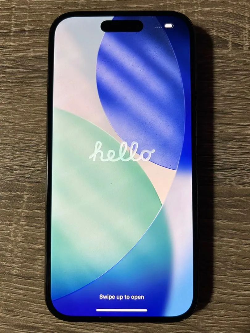 Apple iPhone 16 本体 ブラック