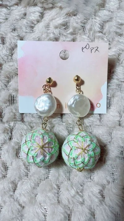 ハンドメイド 手毬風ピアス パール(181)