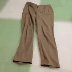 ベージュ スラックス パンツ