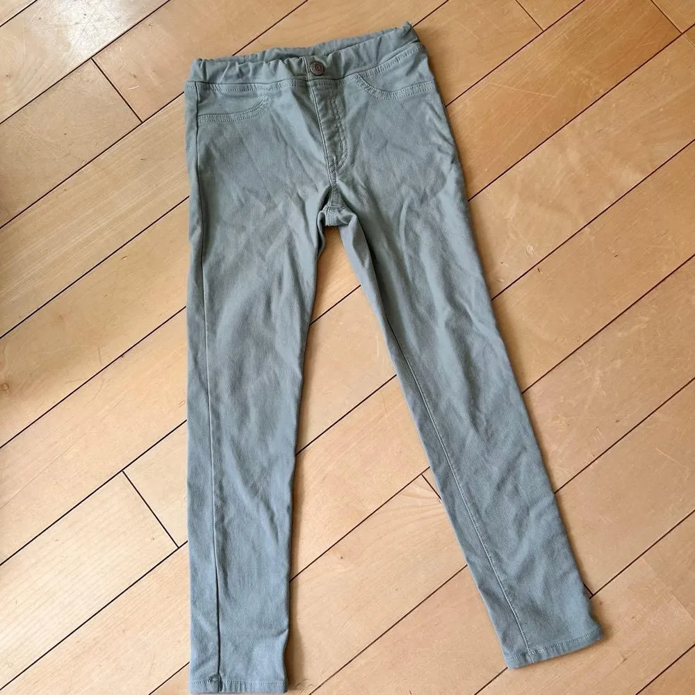 GU 120 キッズ ロングパンツ 薄いグリーン 裏起毛