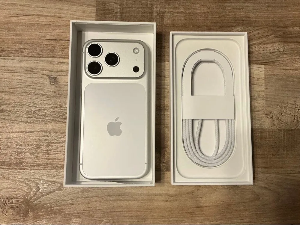 【美品】iPhone 17 Pro 256GB シルバーバッテリー最大容量98%