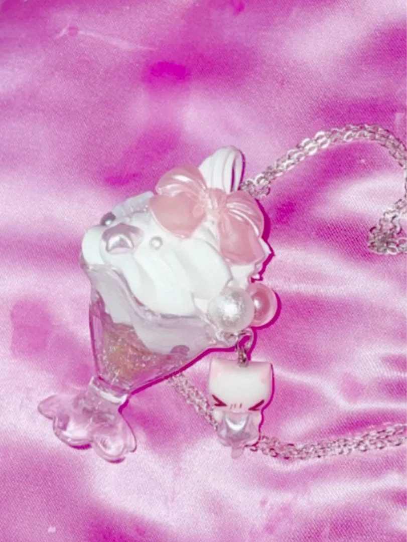 「しあわせなねこ」【チャーム付き✧*^ᴗ ̫ ᴗ^♡】パフェハンドメイドネックレス
