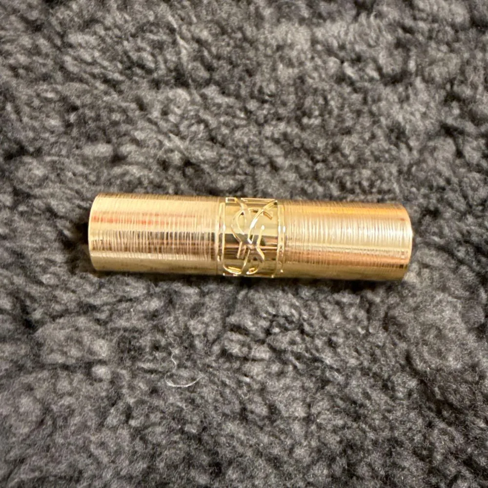 YSL ラブシャイン リップスティック 218