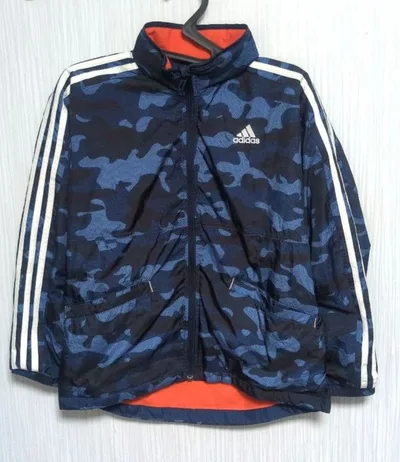 adidas キッズ カモフラ柄 ウィンドブレーカー150cm