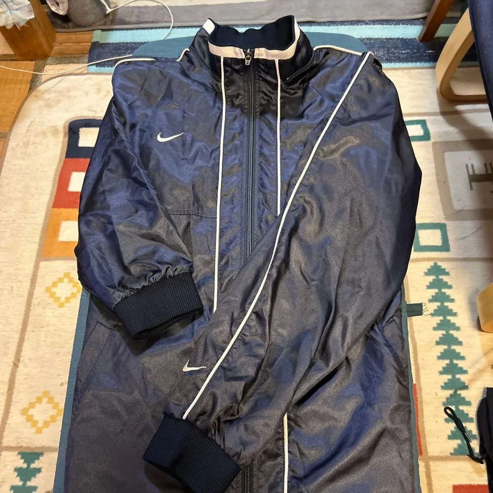 NIKE ナイロンジャケット ネイビー Mサイズ