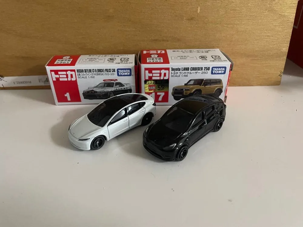 トミカ 4台セット ランドクルーザーなど