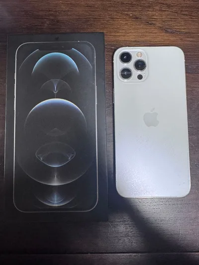 iPhone 12 Pro Max 256GB シルバーSIMフリー 充電器付き