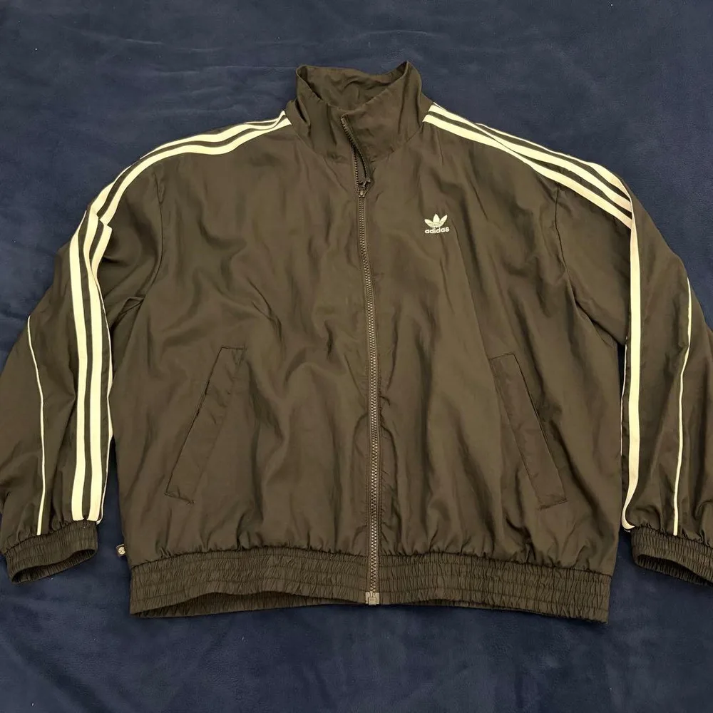 adidas ナイロンジャケット ブラック 古着
