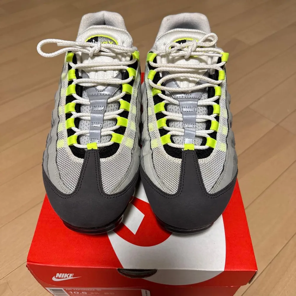NIKE AIR VAPORMAX 95 AJ7292 001 28.5ซม