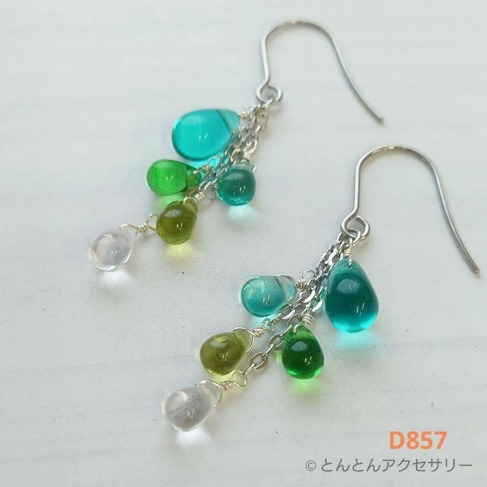 D857 ドロップ チェコビーズ ピアス (緑色) シルバータイプ