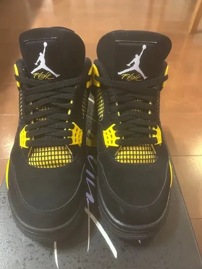 NIKE AIR JORDAN 4 RETRO ธันเดอร์