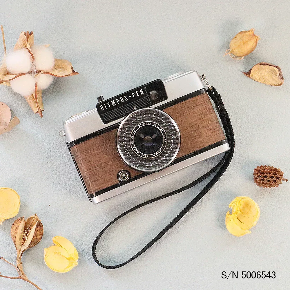 【整備済】【保証付 】 オリンパス OLYMPUS PEN EE-3 天然木貼り S/N 5006543(ケース・フイルム付セット) フィルムカメラ フイルムカメラ 【中古】