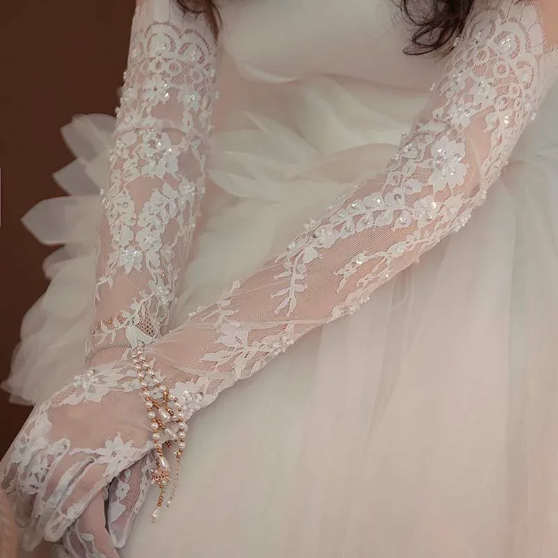 ウェディンググローブ ロング 60cm レース ビーズ 薄手 繊細 ブライダル 手袋 花嫁 結婚式 挙式 披露宴 前撮り 後撮り フォトウェディング 撮影小物 ウェディング小物 パーティー 舞台 発表会 演奏会オフホワイト 白 上品 エレガント 華やか