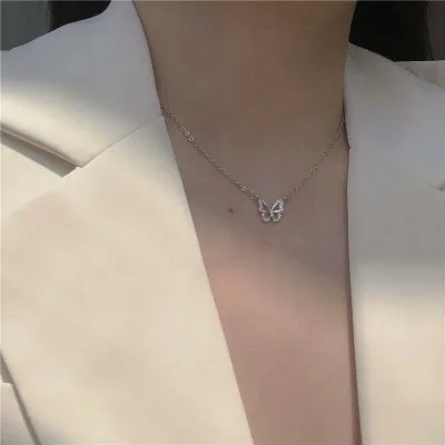 レディース 蝶モチーフ ジルコニア ネックレス 鎖骨チェーン 高級感 甘美 輝く ファッション 上品 アクセサリー 日常使い 軽量 デザイン 個性的 スタイリッシュ