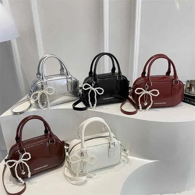 ハンドバッグ レディース 斜め掛け ショルダーバッグ 鞄 小さめ 肩掛け 手提げ ミニバッグ パール リボン付き おしゃれ かわいい 上品 きれいめ フェミニン 2way ポシェット コンパクト 軽い 軽量 通勤 お出かけ カジュアル きちんと感 高見え