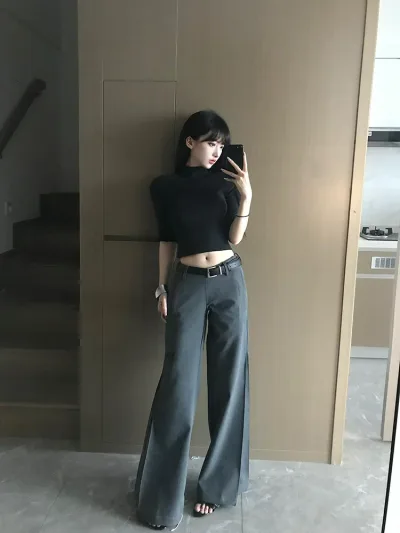 レディース グレー 灰色 低腰 ローライズ テーラードパンツ スラックス ワイドパンツ ストレートパンツ 微フレア 微ベルボトム ゆったり リラックス感 オーバーサイズ 細見え 脚長効果 体型カバー ゆるめ だぼっと センタープレス きれいめ カジュアル きれいめカジュアル