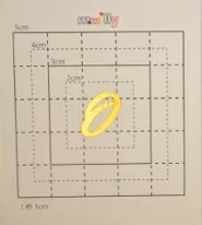 【スワロフスキー27個付イニシャルシール】(ソフトバンク スマホ&デコ電・ケース・カバー)大文字GD(小)O