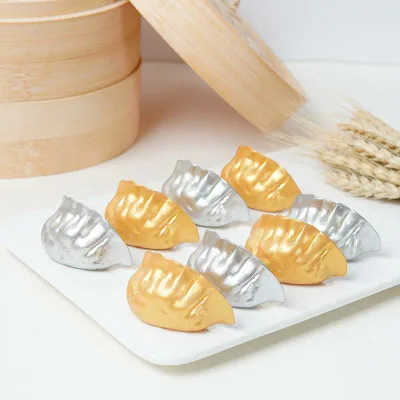 食品サンプル リアル 餃子 キーホルダー PVC製 ゴールド 金色 6cm バッグチャーム ミニチュア フェイクフード ダミー餃子 面白い 小物 携帯アクセサリー