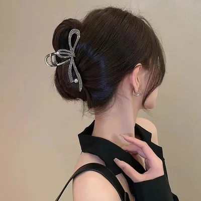 ヘアクリップ レディース 春夏秋 金属製電気メッキ加工 リボン 蝶結び キラキラ ラインストーン 髪留め 髪飾り 大 豪華 上品 おしゃれ ヘアアクセサリー オフィス 通勤