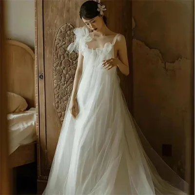 ホワイト ロング ウェディングドレス 肩リボン 花嫁 結婚式 披露宴 フォマール ドレス シンプル Aライン ウエディング ドレス チュール 可愛い ブライド ドレス 発表会 演奏会 ドレス 前撮り リボン パーティー ドレス S~2XLサイズ トレーンタイプ