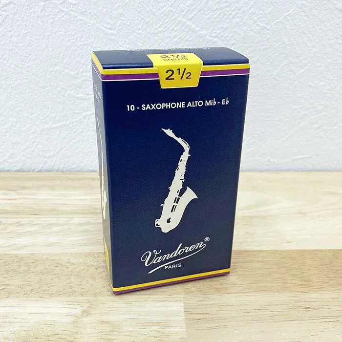 ☆アルトサックス用リード バンドレン(バンドーレン) 青箱 トラディショナルVandoren Traditional 【追跡メール便 4箱までOK】 【管楽器専門店】