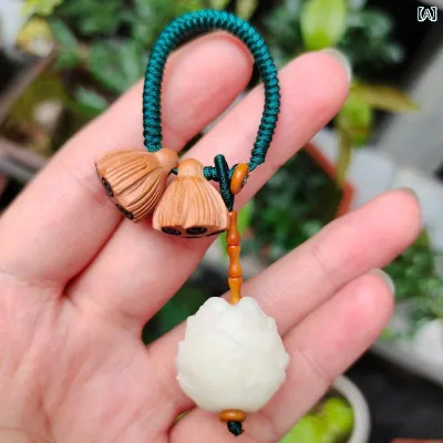 キーホルダー 天然木 菩提根 桃木 蓮の花 手彫り チャーム 手作り バックチャーム キーリング 和風 吉祥 縁起物 ストラップ アクセサリーパーツ
